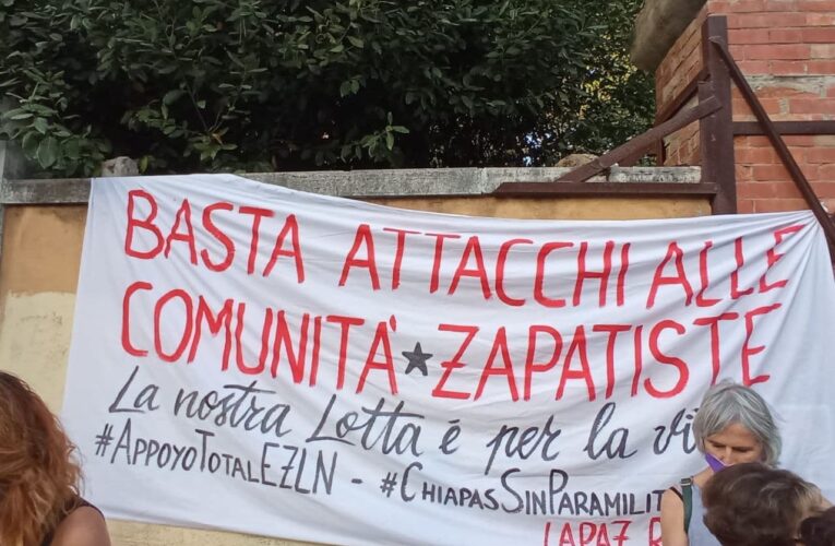 Manifestantes en decenas de ciudades de Europa exigen al gobierno mexicano acabar con los ataques a las comunidades zapatistas (galería de fotos y videos)