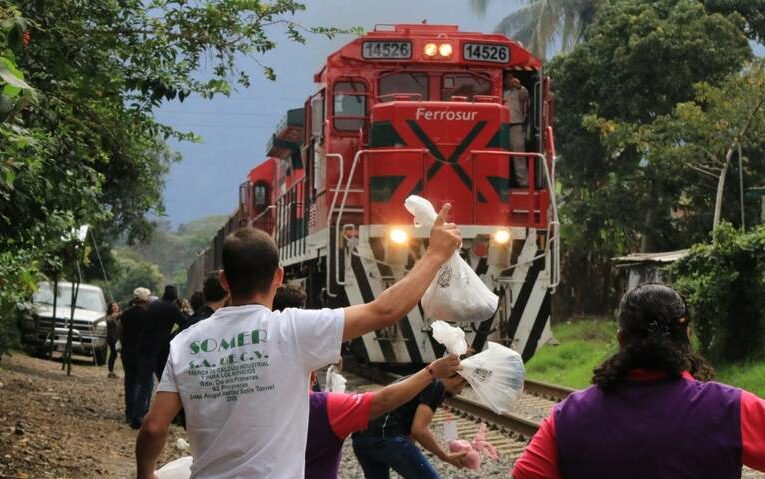 Ahora La Bestia pasa a alta velocidad y pone en riesgo a Las Patronas  (Veracruz)