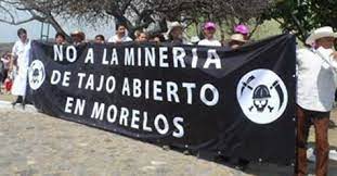 Unificación de pueblos y colonias contra la minería en Morelos se manifiesta frente a SEMARNAT
