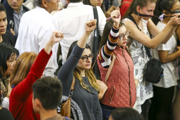 Ante inseguridad y sin apoyo de autoridades, alumnas de prepa 15 de la UdeG crean protocolo para protegerse entre sí mismas; otras prepas realizan acciones (Jalisco)