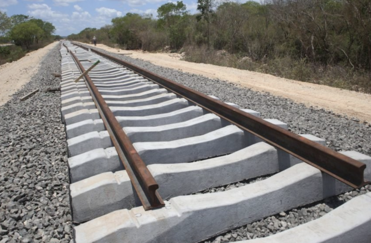 Trabajadores del Tren Maya cierran empresa que se niega a pagarles