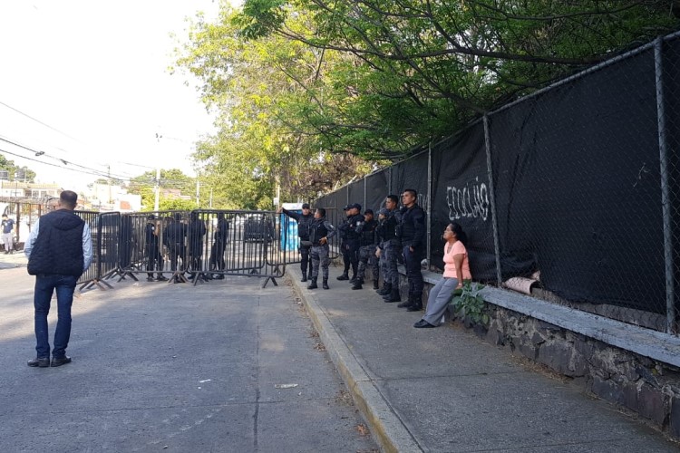 Vecinos de Jardines de la Paz acusan agresiones de policías (Jalisco)