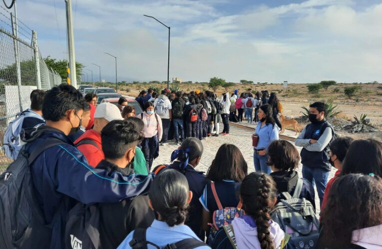 CETAC 20 en San Luis de la Paz realiza paro por falta de pago a maestros y directivos (Guanajuato)