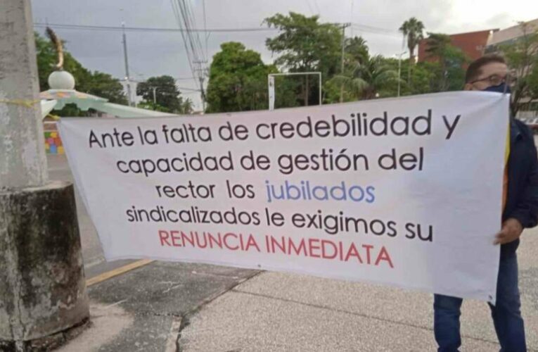 Jubilados de la Unacar denuncian al Rector por corrupción (Campeche)