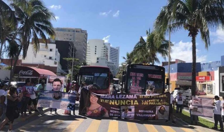 Bloqueo en protesta por personas desaparecidas en la zona hotelera de Cancún se levantó después de nueve horas (Quintana Roo)
