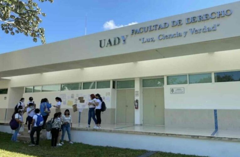 Estudiantes de la UADY piden justicia para la maestra víctima de violencia laboral y de género (Yucatán)