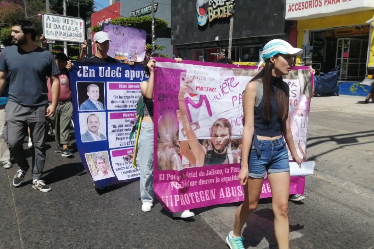 Protestan ante UdeG y estado para pedir justicia para Daniela (Jalisco)