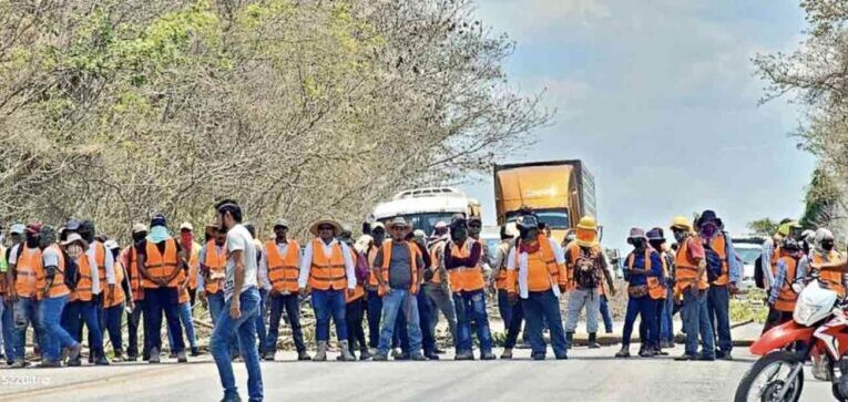 Paran trabajadores de Tren Maya