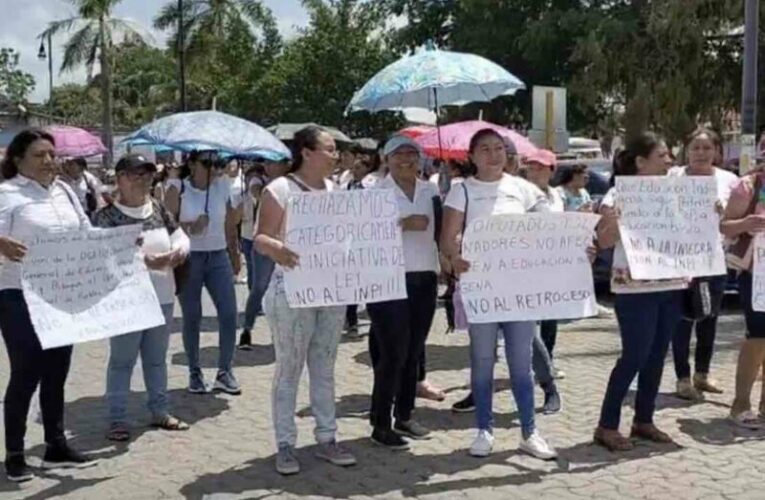 No a la incorporación de la educación indígena al  INPI: Realizan maestros marcha de rechazo y exigencia d permanecer dentro de la atención de la SEP (Quintana Roo)