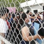 Obreros exigen reparto de utilidades; protestan afuera de una maquiladora en Campeche