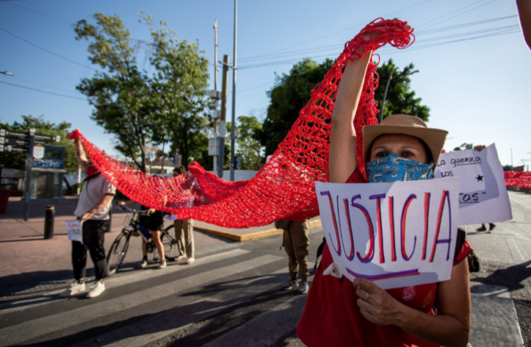 “Si tocan a uno nos tocan a todos”: Exigen en Jalisco un alto a la violencia contra las comunidades zapatistas (fotogalería)