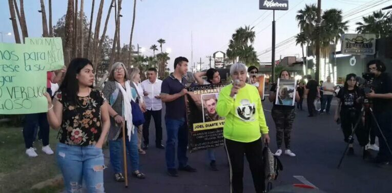 La danza de los millones del gobierno y buscadoras siguen con picos y palas (Baja California)