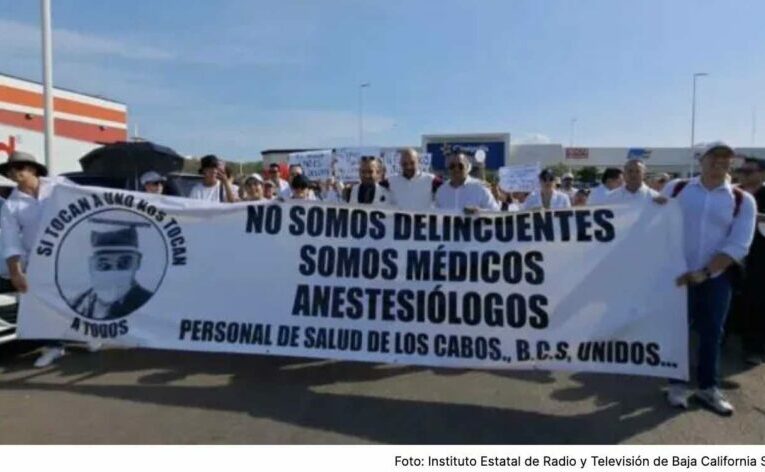 Médicos protestan en Baja California Sur, Sonora y Sinaloa en apoyo al anestesiólogo investigado por comprar fentanilo