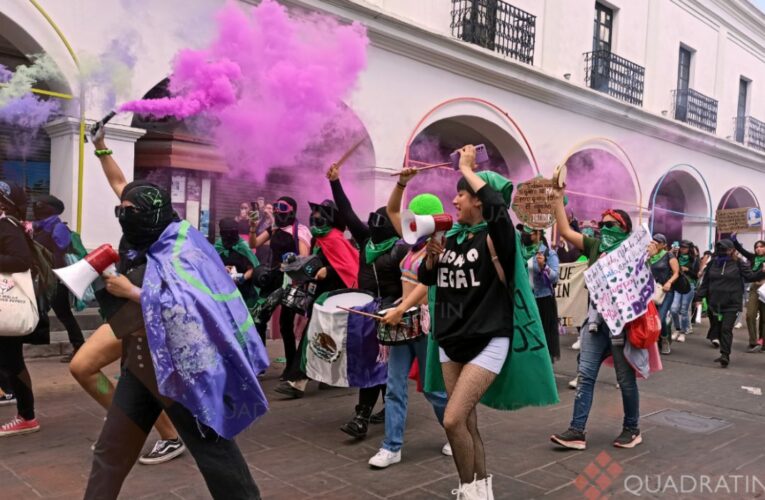 Por el derecho a acceder al aborto legal, se movilizaron mujeres en Toluca (Estado de México)
