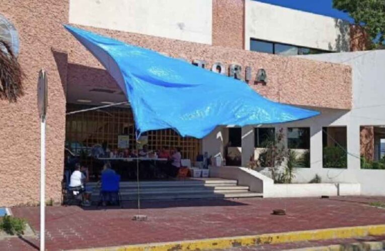 Jubilados y pensionados de la Unacar exigen pagos atrasados desde hace tres años (Campeche)