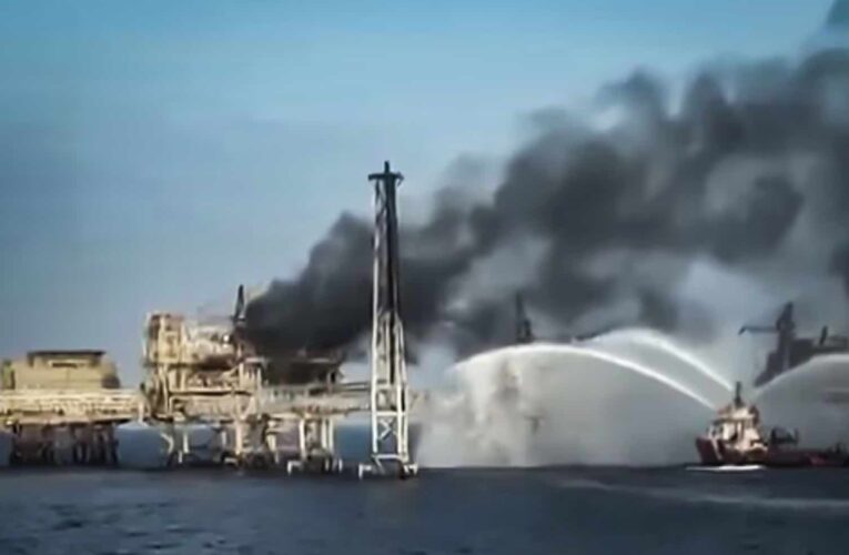 Un trabajador muerto y 13 heridos en un incendio en una plataforma de Pemex (Campeche)