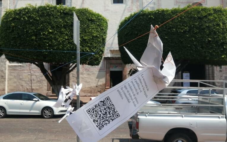Artistas se manifiestan al exterior del Centro de las Artes de Querétaro