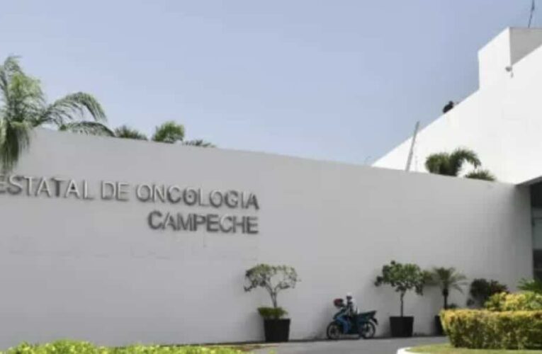 Trabajadores de limpieza del Hospital Oncológico en Campeche exigen pago de su quincena