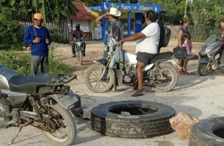 Por tercera ocasión: Bloquean pobladores carretera Limones-Chacchoben por falta de energía eléctrica (Quintana Roo)