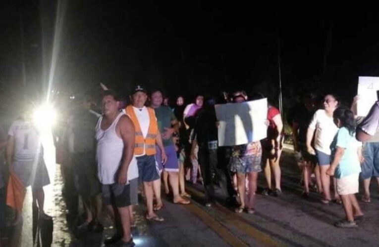 Tuvieron que bloquear la carretera para que la CFE les devolviera la luz (Yucatán)