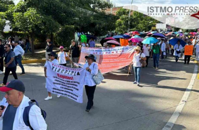Con marcha, trabajadores de salud y de educación rechazan al IMSS Bienestar (Oaxaca)