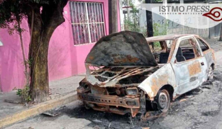 Agreden y queman vehículo de Arturo Hernández, periodista oaxaqueño: “ Me siento totalmente en riesgo” (Oaxaca)