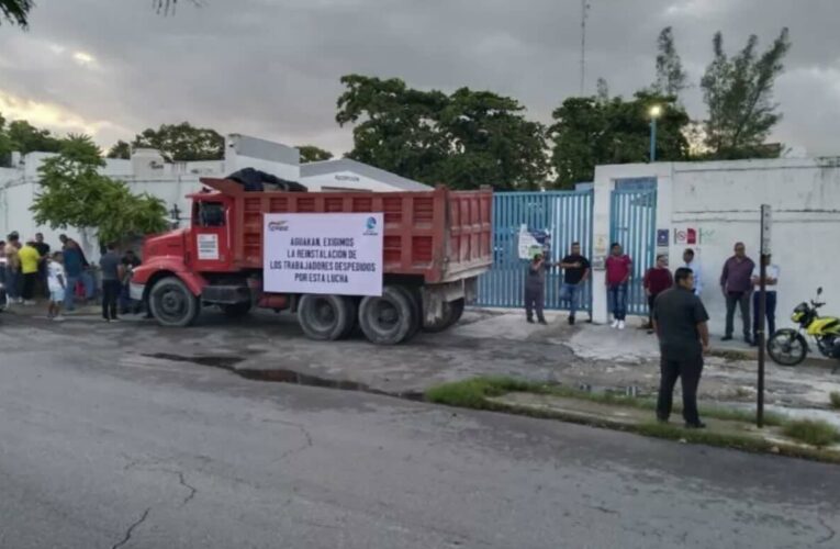 Trabajadores de Aguakan de Cancún e Isla Mujeres se manifiestan ante inconformidades (Quintana Roo)