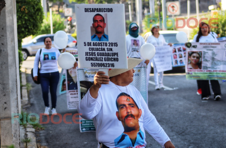 Marchan familiares y colectivos para exigir la búsqueda de sus desaparecidos, en Culiacán