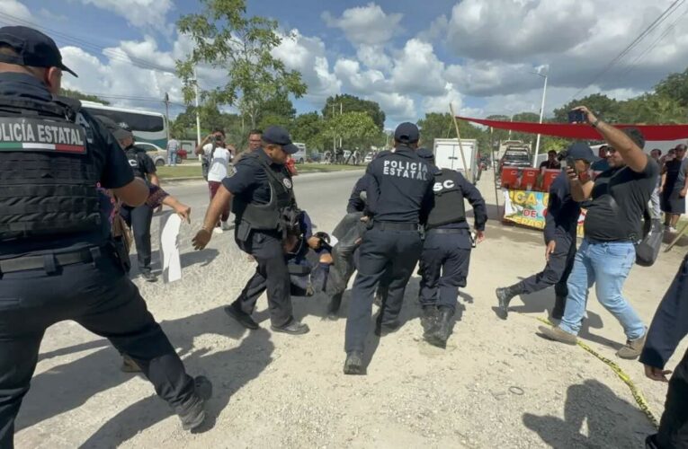 Policía estatal disuade violentamente protesta pacífica de colectivo Verdad, Memoria y Justicia en Chetumal (Quintana Roo)