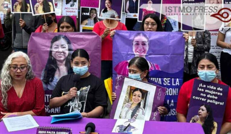 Familiares de la activista desaparecida, Sandra Domínguez, levantan plantón por hostigamiento y nula voluntad gubernamental (Oaxaca)