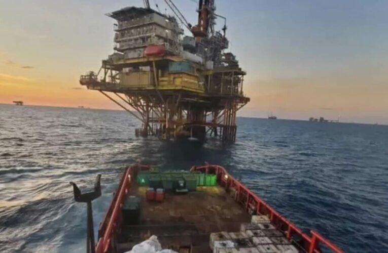 Trabajadores de la Sonda de Campeche atraviesan crisis en altamar
