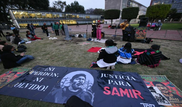 6 años de impunidad. Colocan busto en honor a Samir Flores en Ciudad Universitaria (Ciudad de México)