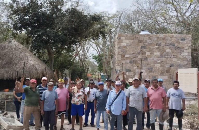 Paran obras en Mayapán (Yucatán)