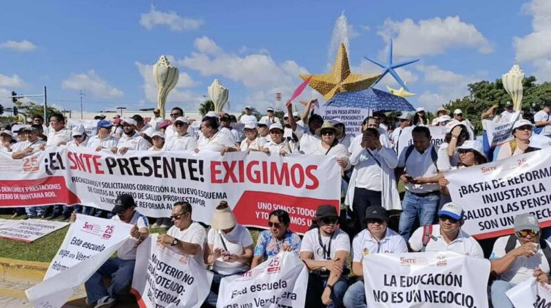 Marchan en los 11 municipios: Manifestaciones y plantones de maestros en Quintana Roo contra la reforma del ISSSTE – Grieta