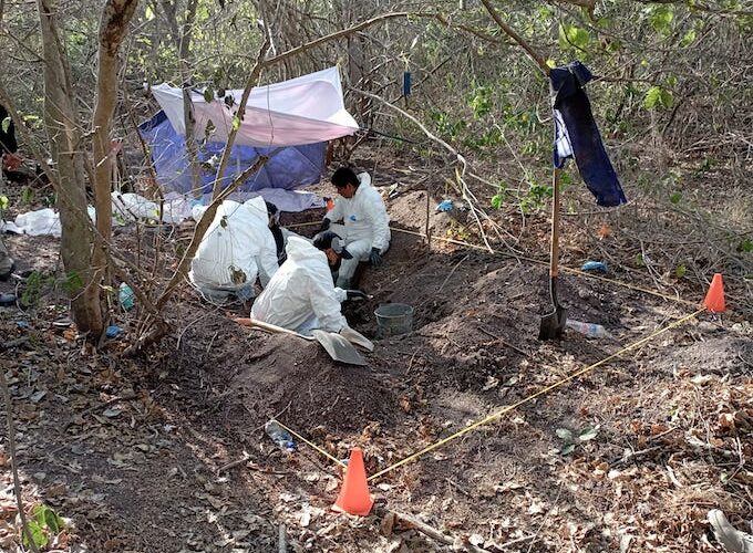 Localizan 44 restos óseos en fosas clandestinas del municipio de Ixtlahuacán (Colima)
