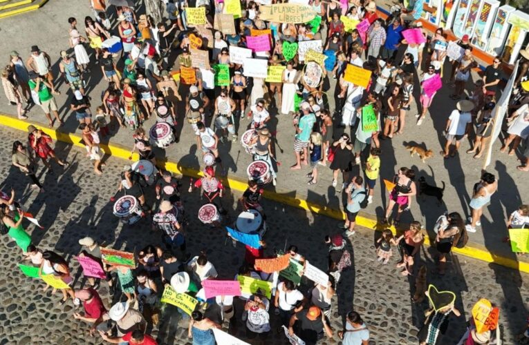 Sayulita y San Pancho alzan la voz: exigen derribar muro y restituir acceso a playa Malpaso (Nayarit)
